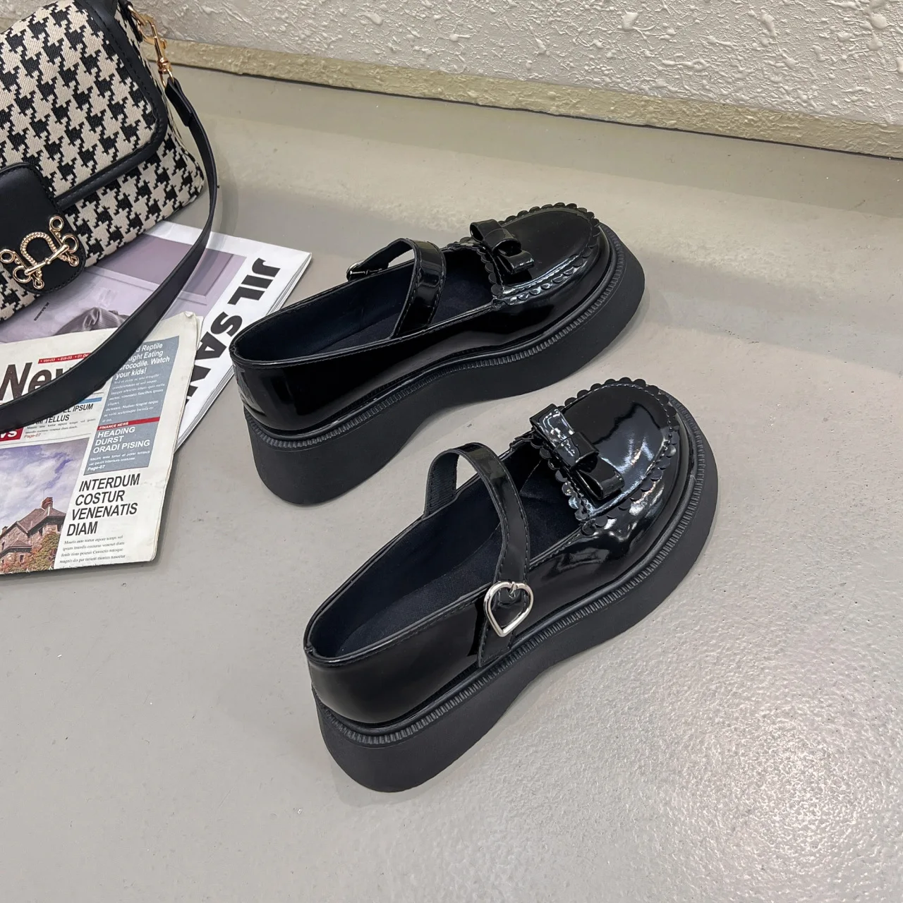 Heel Shoes for Women 2022 New Platform Shoes Kawaii Heart Buckle Lolita Shoes Uniform Bow Thick Heels Med Retro Mary Jane Shoes