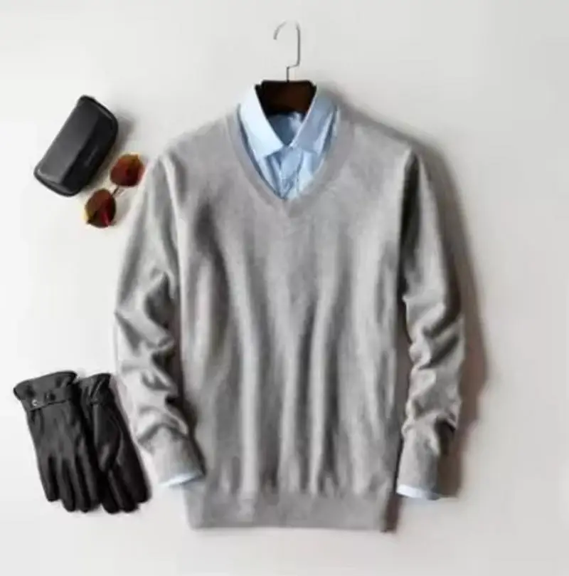 V-Neck gray