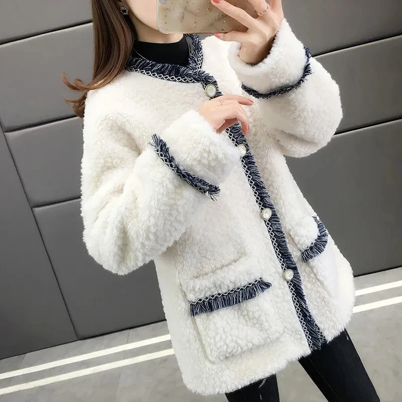 Formal Lamb Wool Jacket Women Outwear 2023 New Autumn Winter Fur Coat Fashion Loose Joker Tassel Single-Breasted Lambwool Coats