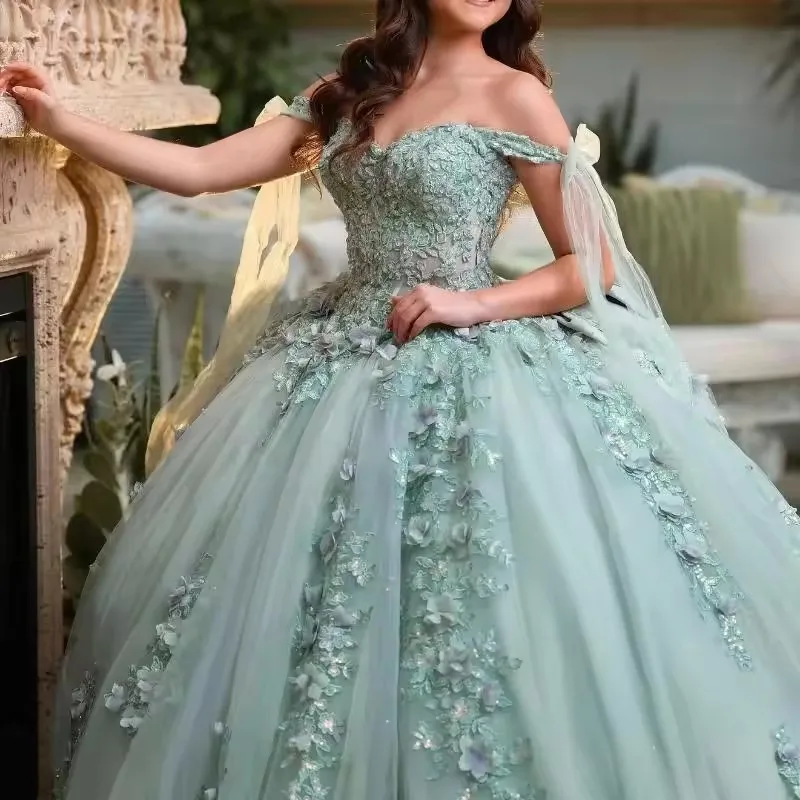 Sage Green Lace Appliqued Quinceanera Dresses Ball Gown Sweet 16 Dress Caped Women Birthday Dress Vestidos De 15 A&ntilde;os