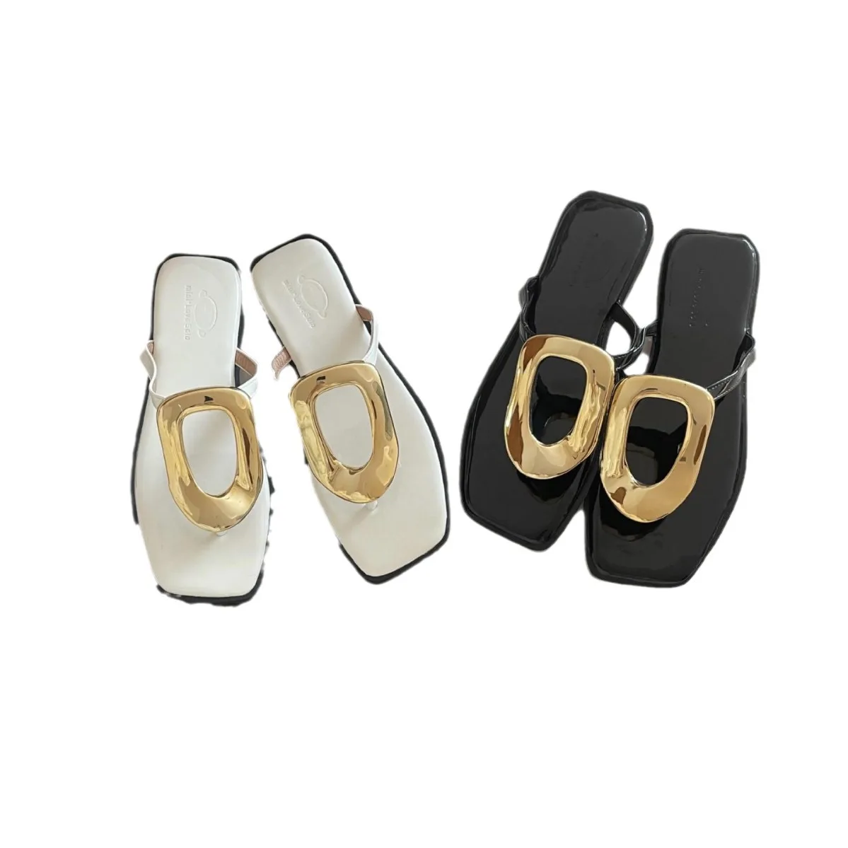 2024 Summer New Square Head Metal Buckle Herringbone Trailer Open Toe Casual Flat Bottom Versatile, Small and Fashionable