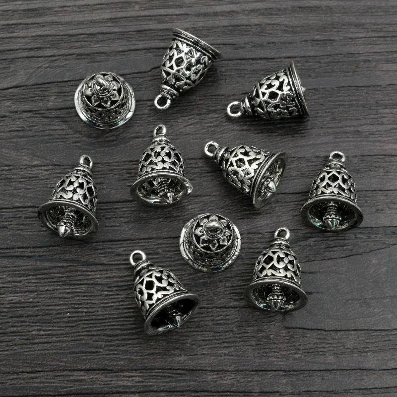 10pcs 15x12mm 골동품 청동 실버 도금 황동 소재 레트로 중공 벨 참 펜던트 목걸이 결과