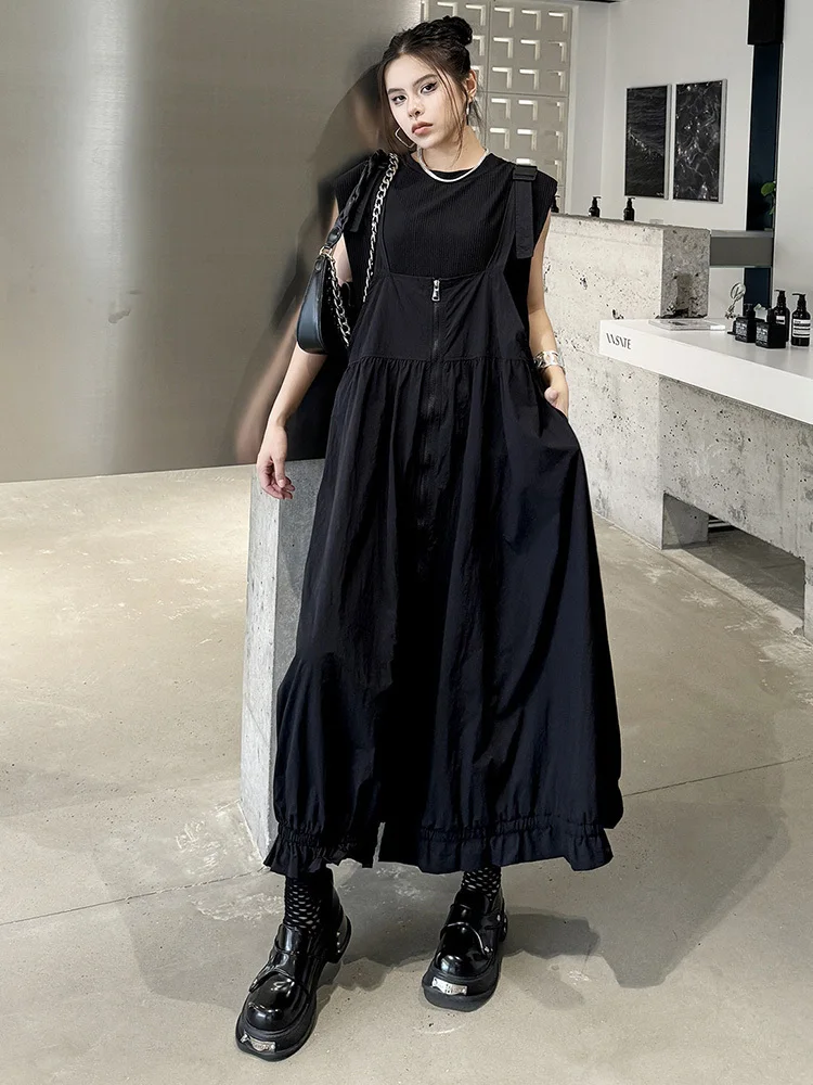 [EAM] Women Green Pleated Pocket Big Size Strap Dress New Square Collar  Sleeveless Fashion Tide Spring Autumn 2026 1DH6067