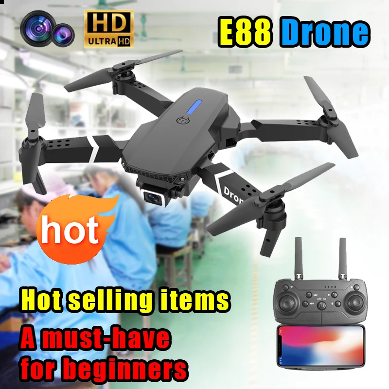 Mini drone selfie de poche pliable avec caméra HD, posé sur une main, prêt à décoller.