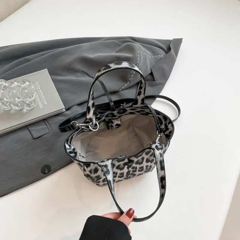 2025, neue Mini-Eimer-Umhängetaschen für Damen, PU-Leder, Schultertaschen und Handtaschen für Mädchen, Damen, Telefon, einfache Designer-Taschen – Detail 27
