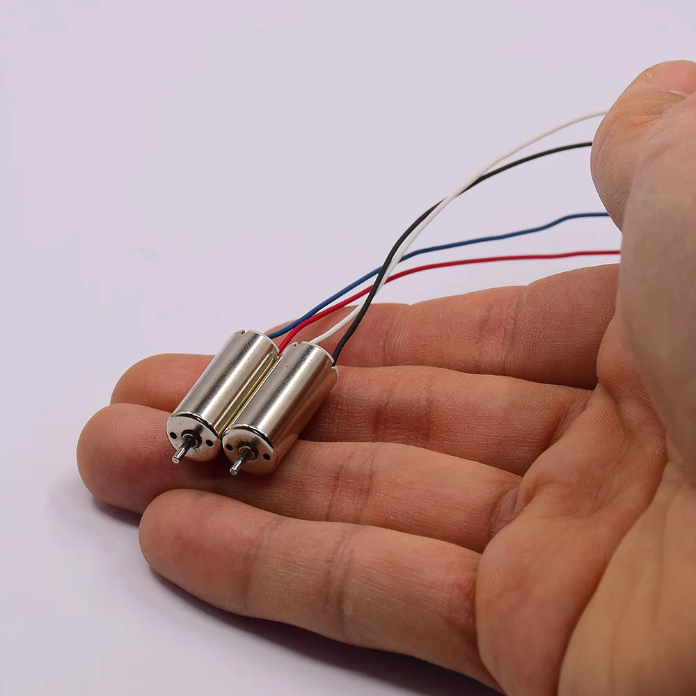 Moteur sans noyau 8520 8.6x20mm 1.2mm arbre 7.4V 52500tr/min pour drone jouet 2 pièces