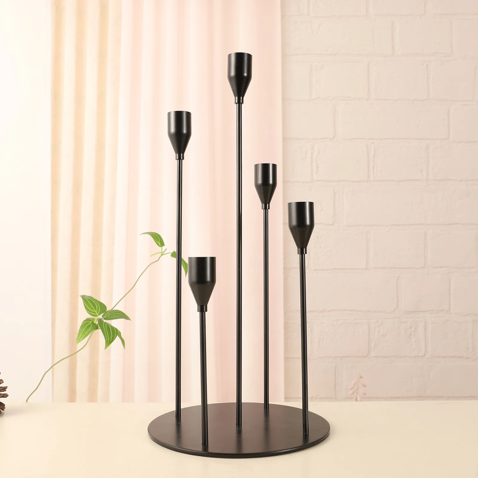 

The product can be customized.Candelabra ornaments multi-headed rod wax metal candle holder ornaments black five-headed