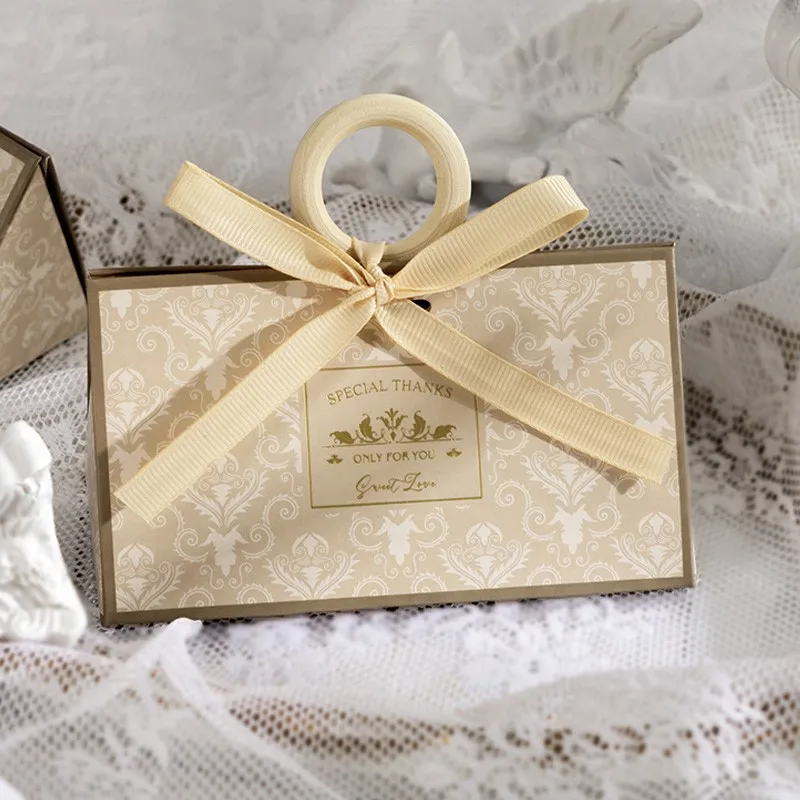 thumbnail image 1 of Mini bolsa de cuero para dulces de mano, caja de embalaje para regalo de boda, Halloween, Navidad, cumpleaños, fiesta, día de San Valentín, para chocolate, 1 of 5