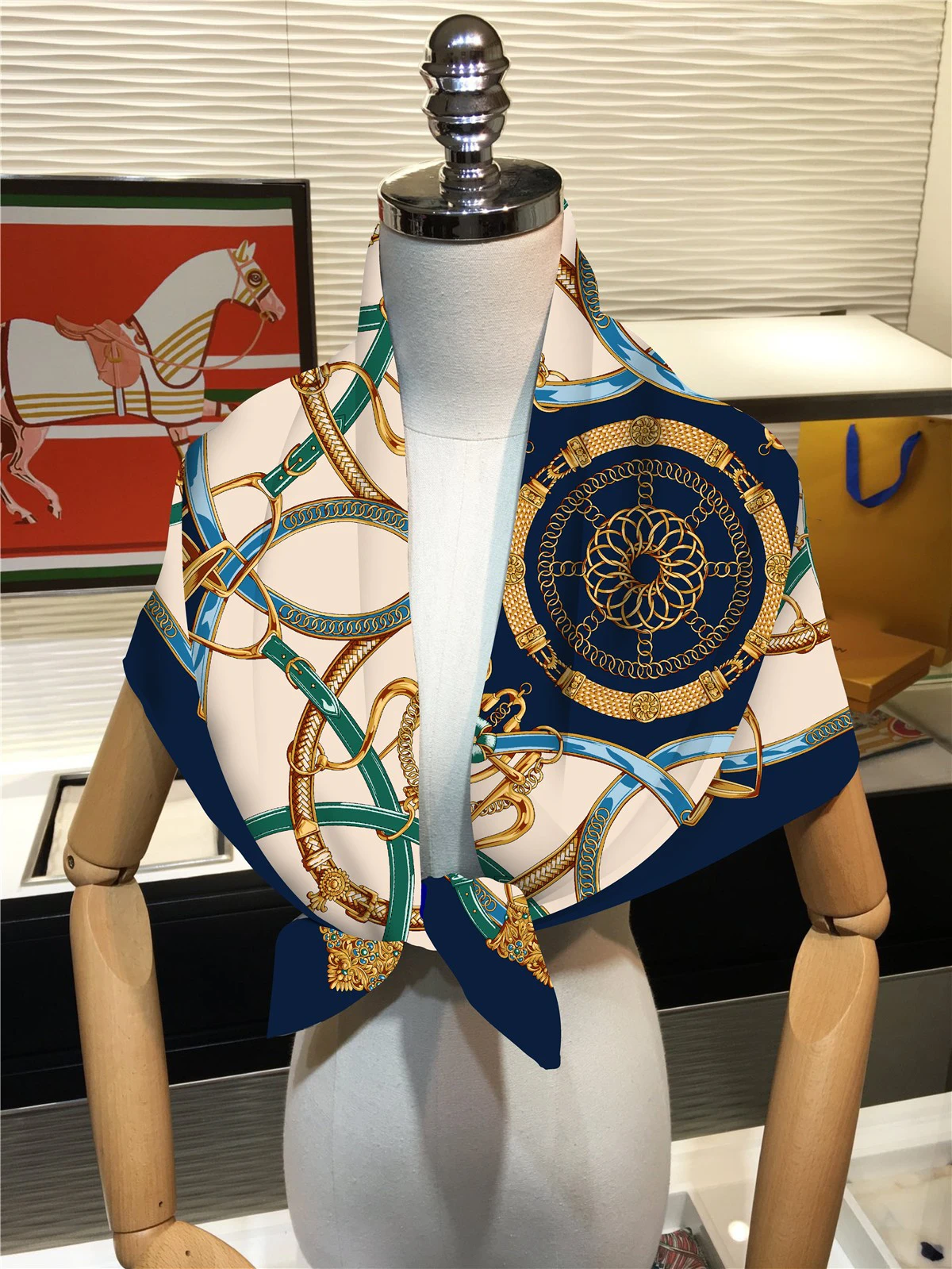 New Summer Air-conditioned Room Warm Square Scarf French Fashion Women's Shawl Gift Fashion Trend Headscarf