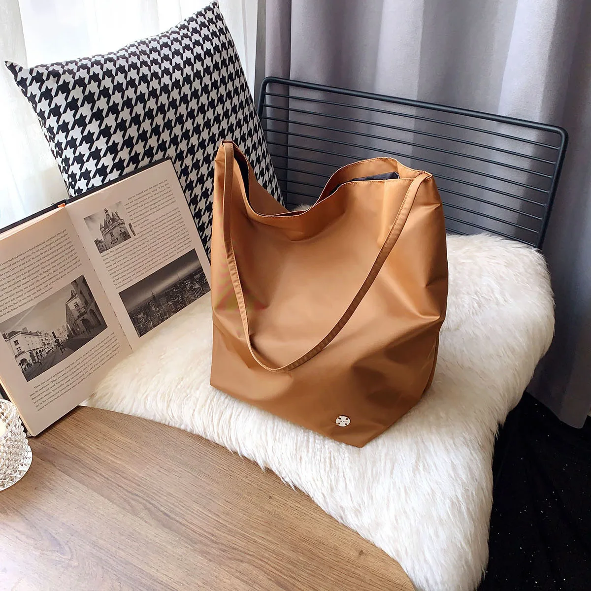 

The ro bucket khaki women's bag