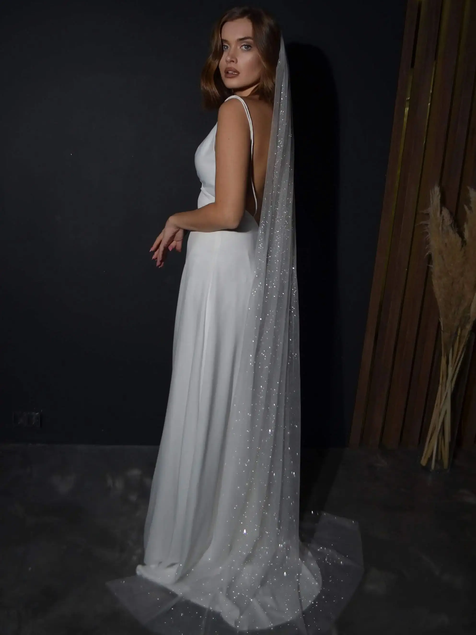 Long Sparkling Bridal Veil Luxury Shine Wedding Veil in Golden Hues with Sequins Cathedral Length Golden Veils with Comb V101 bridal veil