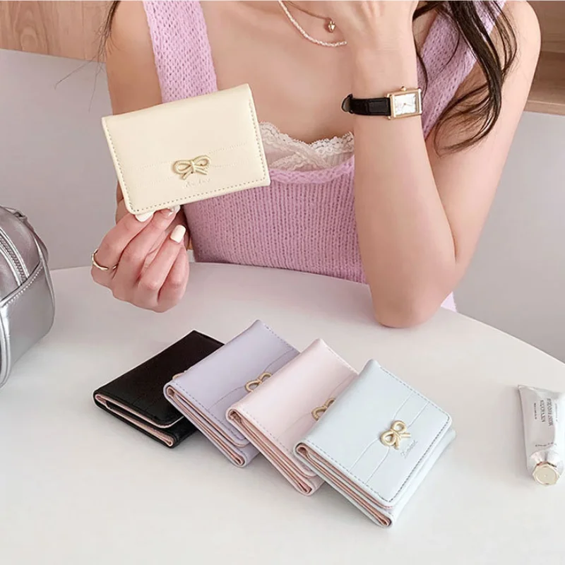 Chic and Cute Bow-Accent Wallet – Stylish and Compact Card Holder & Coin Pouch