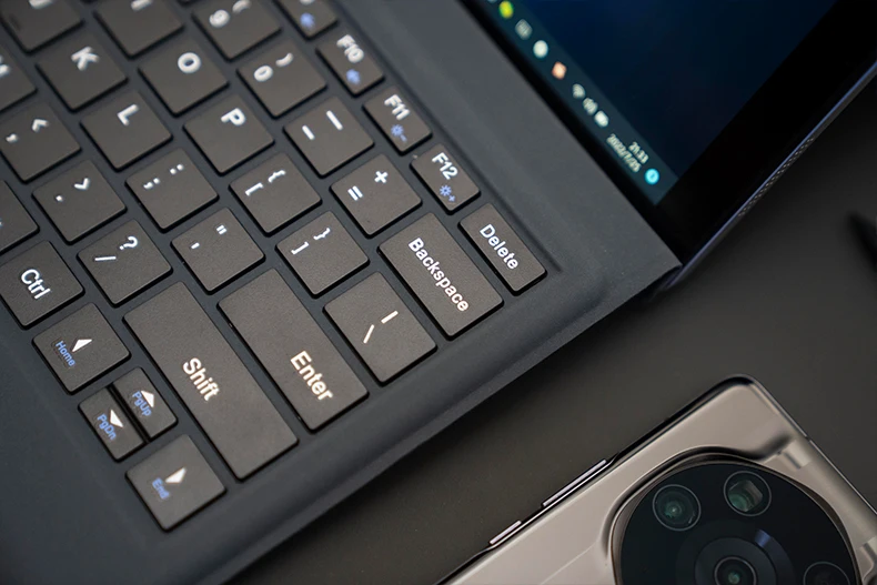 Ultraslim 2-IN-1 Tablet PC, 12th Gen Intel Core i7, 16GB RAM, 512GB SSD, 13