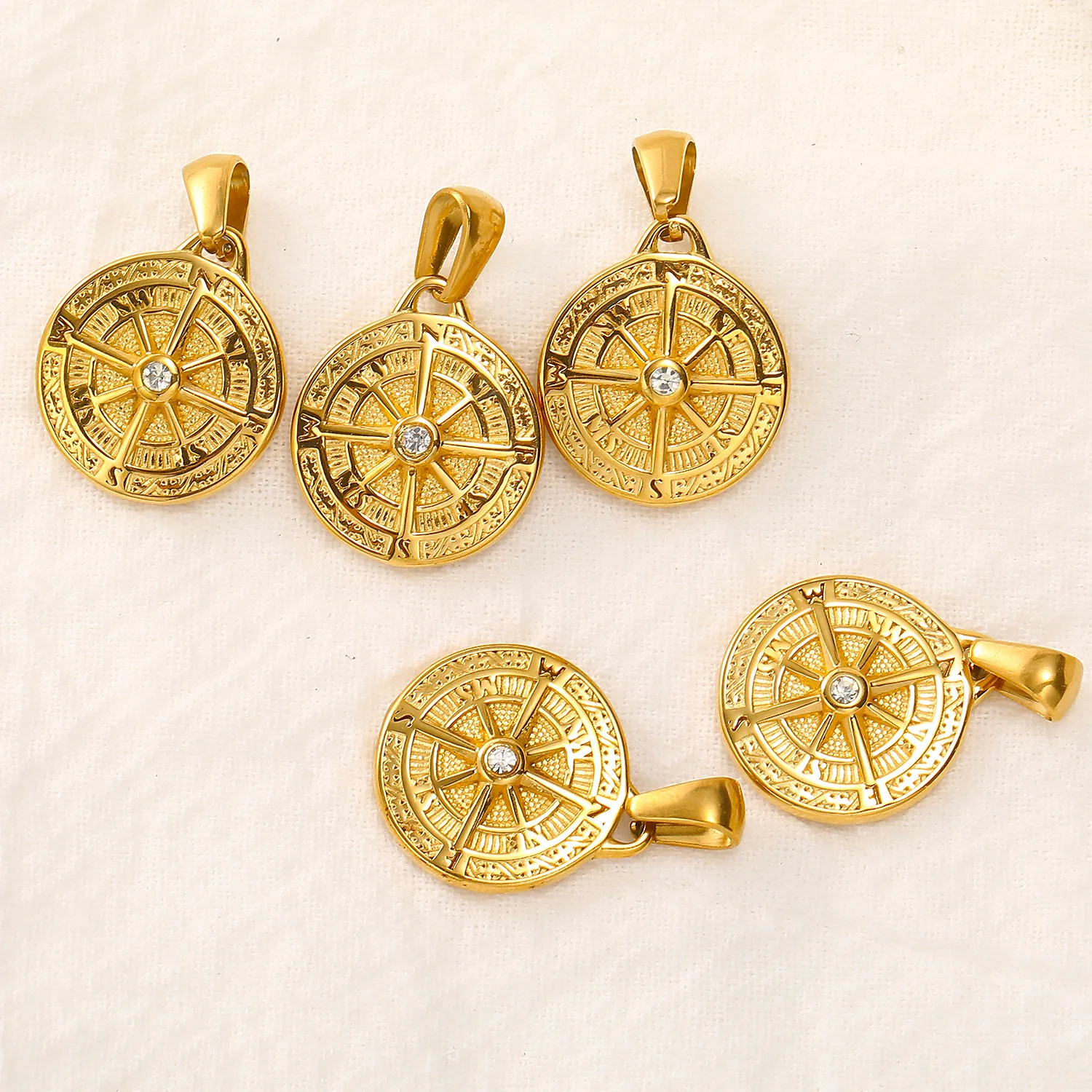 

Luxury Brand Compass Pendant Necklaces With AAA+ Cubic Zirconia Romantic Gold Color Stainless Steel Bulk Jewelry for Women Gift