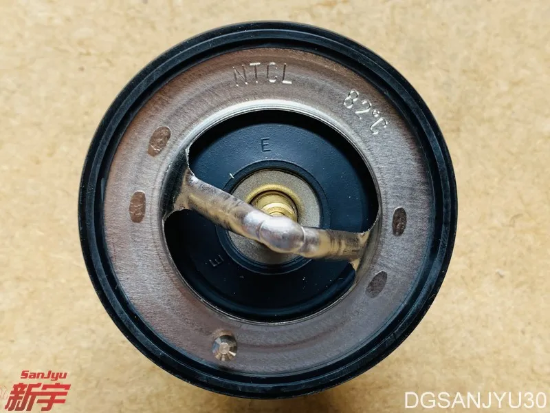 OUTLANDER2 CW6W PAJEROSPORT KH6W KR5W KS5W 6B31 3.0 THERMOSTAT KIT 82&deg;C MD194988 GENUINE