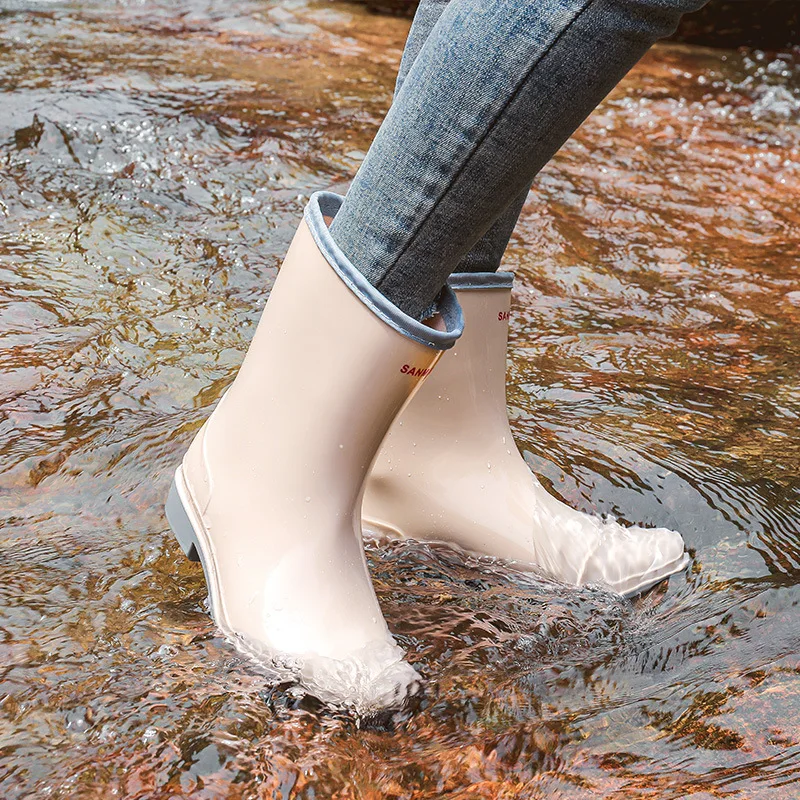 

Fashion Rain Shoes Women PVC Non Slip Rain Boots Lady Water Shoes New Rubber Shoes Outdoor Waterproof Booties Kitchen Overshoes