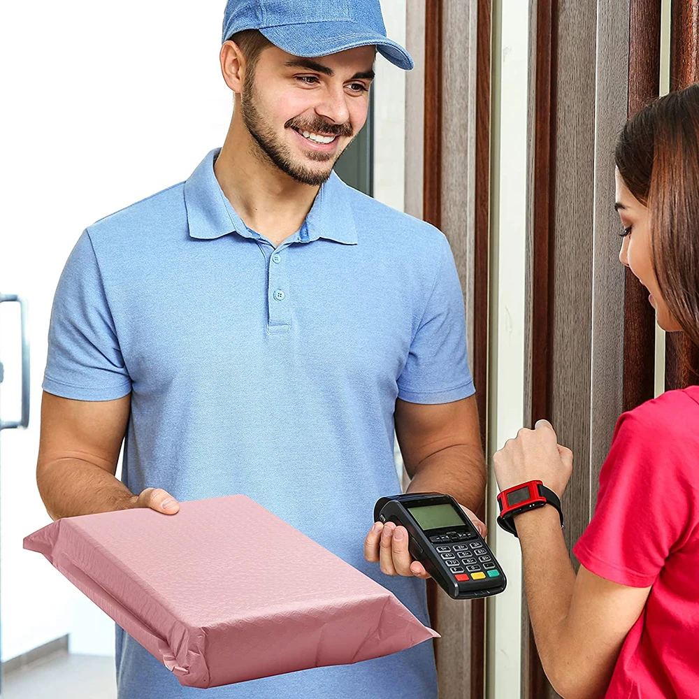 Рисунок 6 - голографические конверты для почтовых