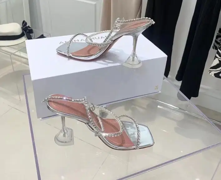 Рисунок 4 - Босоножки Gilda со стразами из