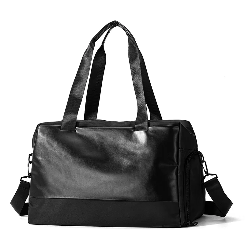 Adjustable, high-capacity travel bag suitable for weekend getaways | Black softshell with zipper closure