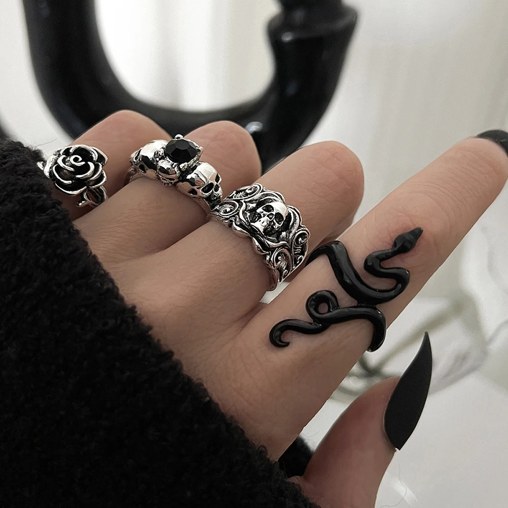 

Sindlan 4Pcs Y2k Gothic Black Snake Rings for Women Punk Hip Hop Skeleton Flower Female Emo New In Fashion Jewelry Anillos Mujer