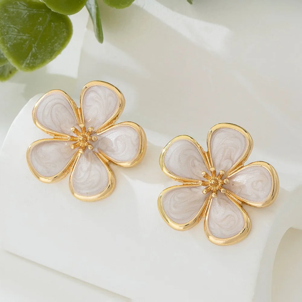 Fashion Simple Metal Flower Stud Earrings for Women Personality Gold Silver Color Earring Party Wedding Daily Jewelry Gifts