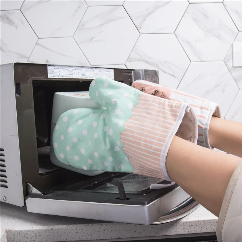 

Microwave Oven Heat-Insulating Gloves Baking BBQ Anti-Hot Gloves for Home Christmas Cooking Dessert Heat Resistent Gloves