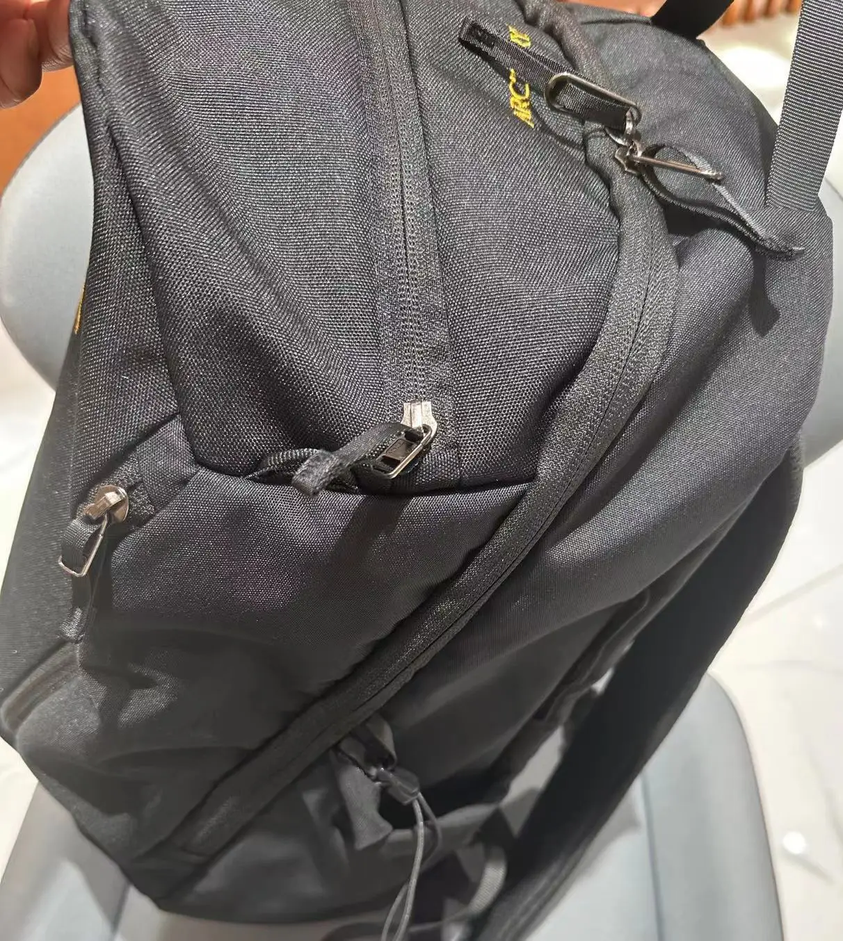 Bone bird double shoulder bag 26 liters black gold logo commuting mountaineering outdoor shoulder bag