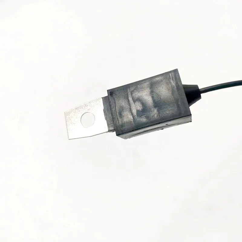 Applicable Citroen Elysee Fukang high-pressure bag capacitor Dongfeng DFM Fengshen H30 S30 ignition coil capacitor resistance