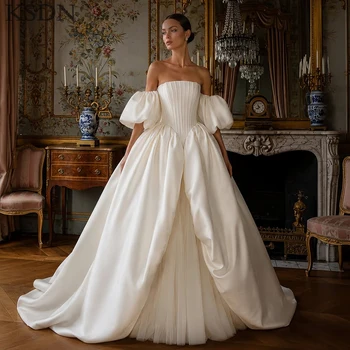 Abiti da Sposa Bianchi Glamour ed Eleganti con Mezza Manica, Strascico a Cappella, Drappeggiati, Stile Ball Gown, Vestito Lungo per Occasioni Speciali