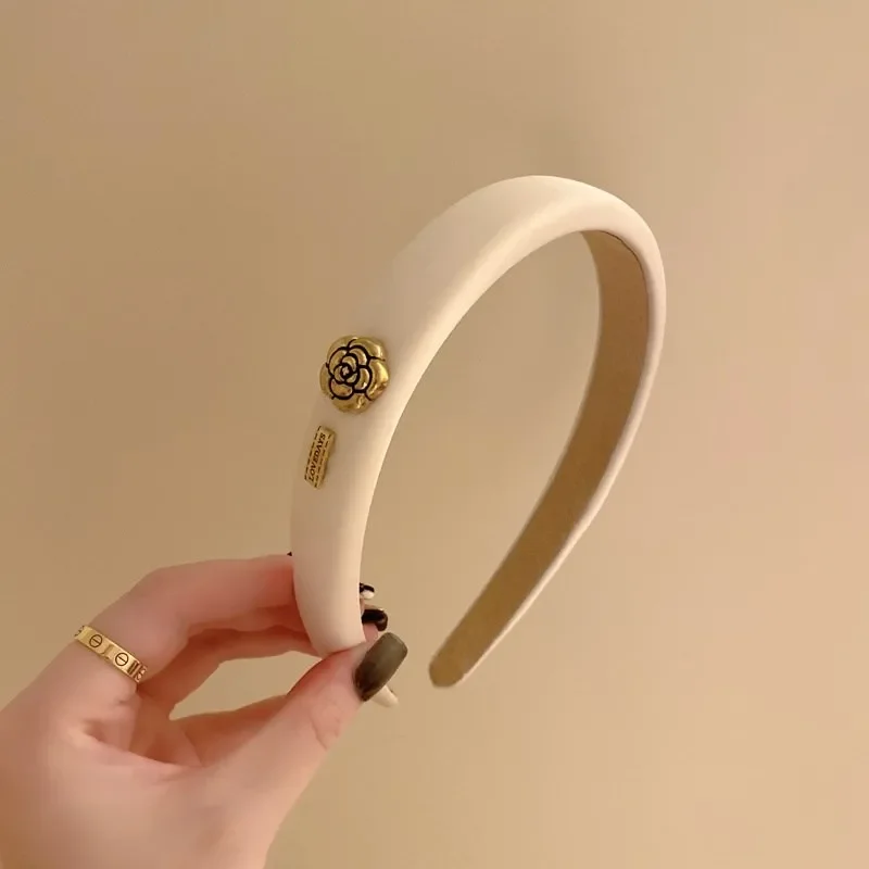 Neue Mode Kamelie Schwamm Haarband Kopfschmuck Schwarz Und Weiß Koreanische Version Von frauen Stirnband Haar Zubehör – Detail 10