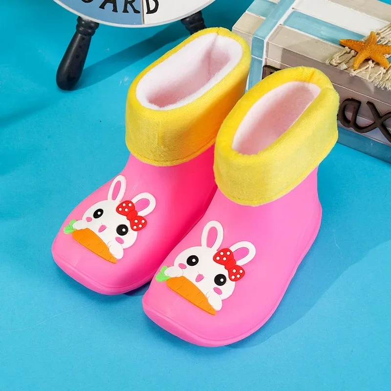 Pink radish rabbit (wool mouth with cotton)