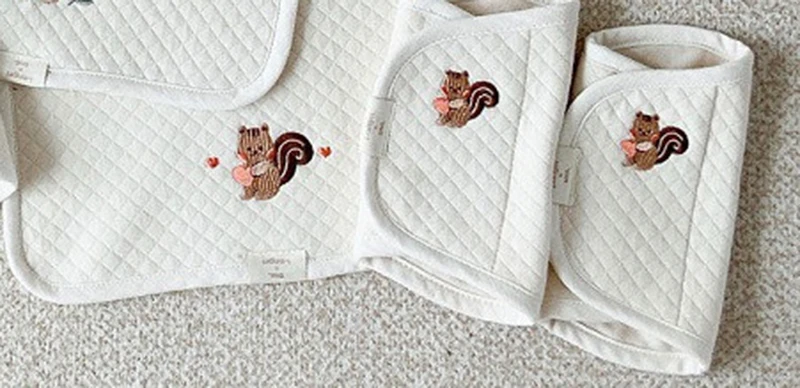 Set de baberos impermeables y paños de muselina para bebés_voghion.com