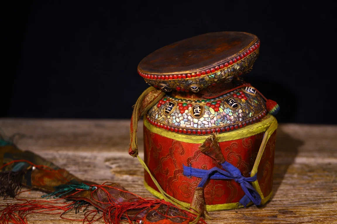 

6"Tibet Temple Collection Old Natural Mosaic Gem gZi Beads Shell Damaru Dharma Drum Sound Prayer flag Amulet Town house