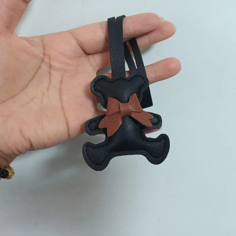 Charming Cartoon Bear Keychain: Cute Animal Pendant