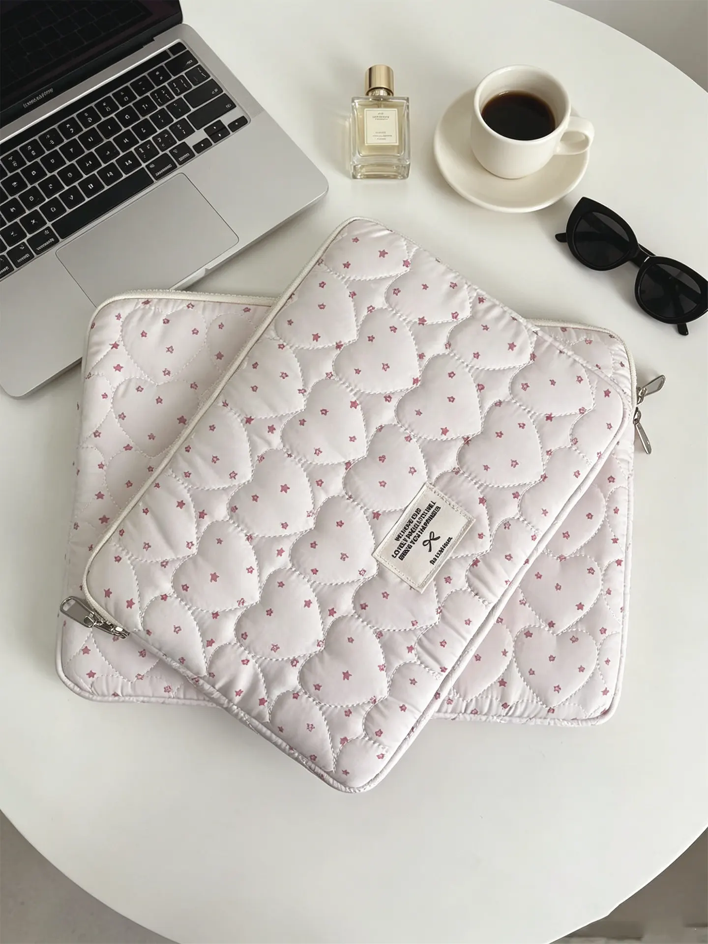 Charming Quilted Laptop Sleeve - Shockproof Notebook and Tablet Pouch Bag
