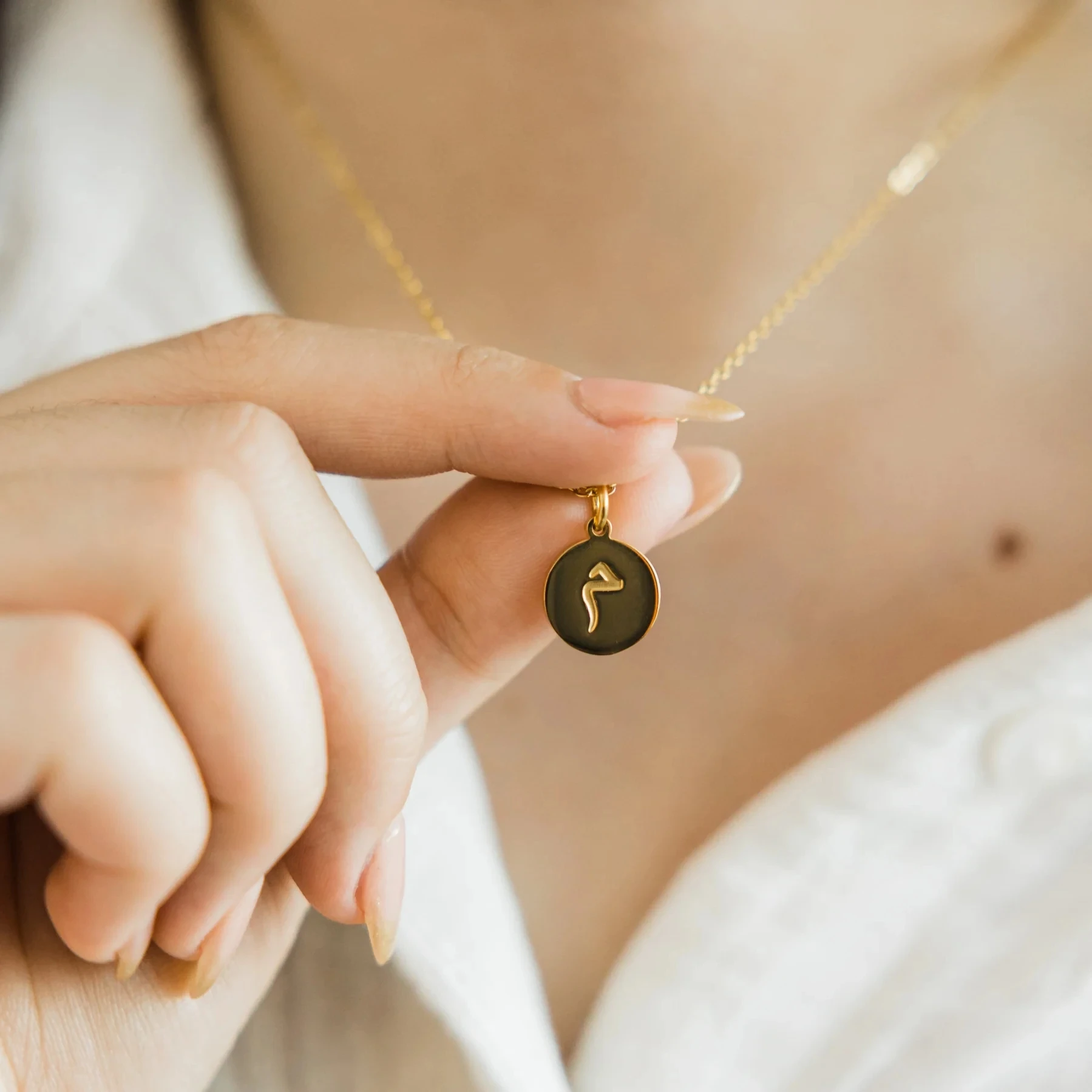 

Customized Arabic Letter Necklaces For Women Gold Choker Chain Personalized Coin Pendant & Necklace Stainless Steel Coin Jewelry