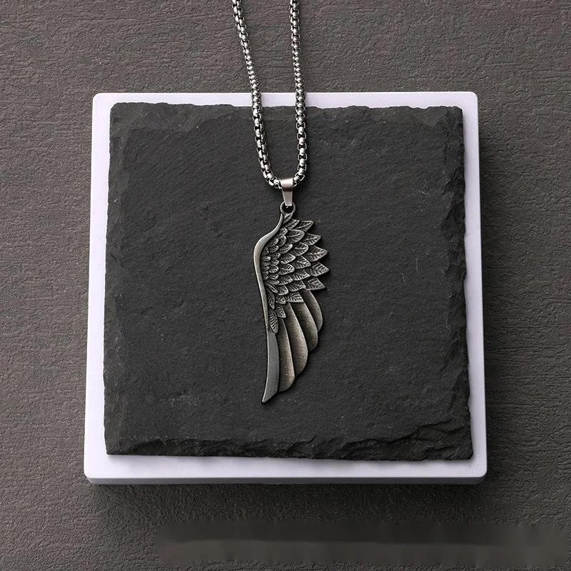 Collana con ali d'angelo, pendente con piuma Instagram versatile alla moda da uomo e da donna, design unico, collana antivento freddo_voghion.com