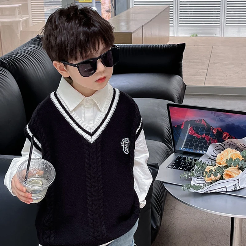 Preppy Style Autumn Kids Boy Knitted Waistcoat Milk White/Black V-neck Sleeveless Vest Children Fashion Versatile Clothes E3015