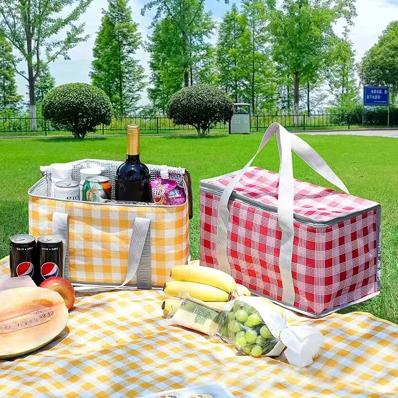 Outdoor portable thickened Insulated handbagstudent spring outing travel camping large capacity checkered picnic bag Outdoor portable thickened Insulated handbagstudent spring outing travel camping large capacity checkered picnic bag