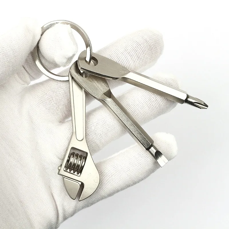 Portachiavi da uomo per auto e borsa, strumento combinato portatile da esterno, mini multiutensile tascabile con righello, martello, chiave inglese, pinze e pala - immagine 4
