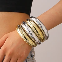 Bracelets ouverts géométriques en plastique pour femmes, grands bracelets de manchette, bracelets punk hip hop, déclaration vintage, bijoux de document en or et en argent, mode 5