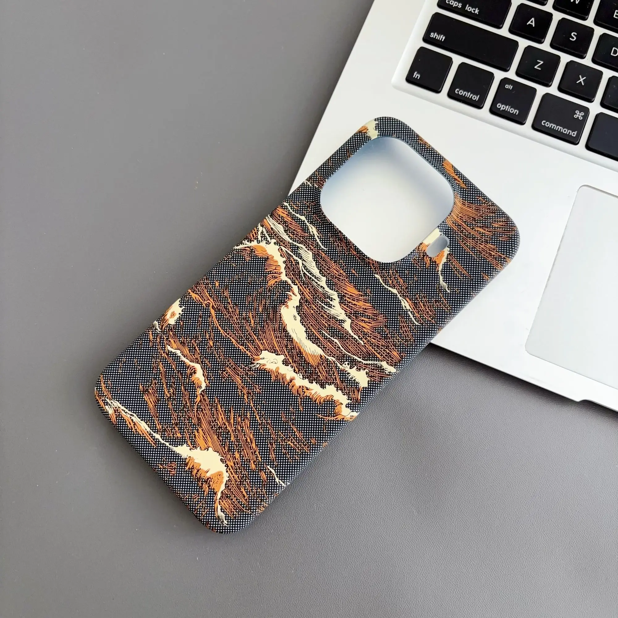 Stylish Shockproof Carbon Fiber Magnetic Case with Matte Finish