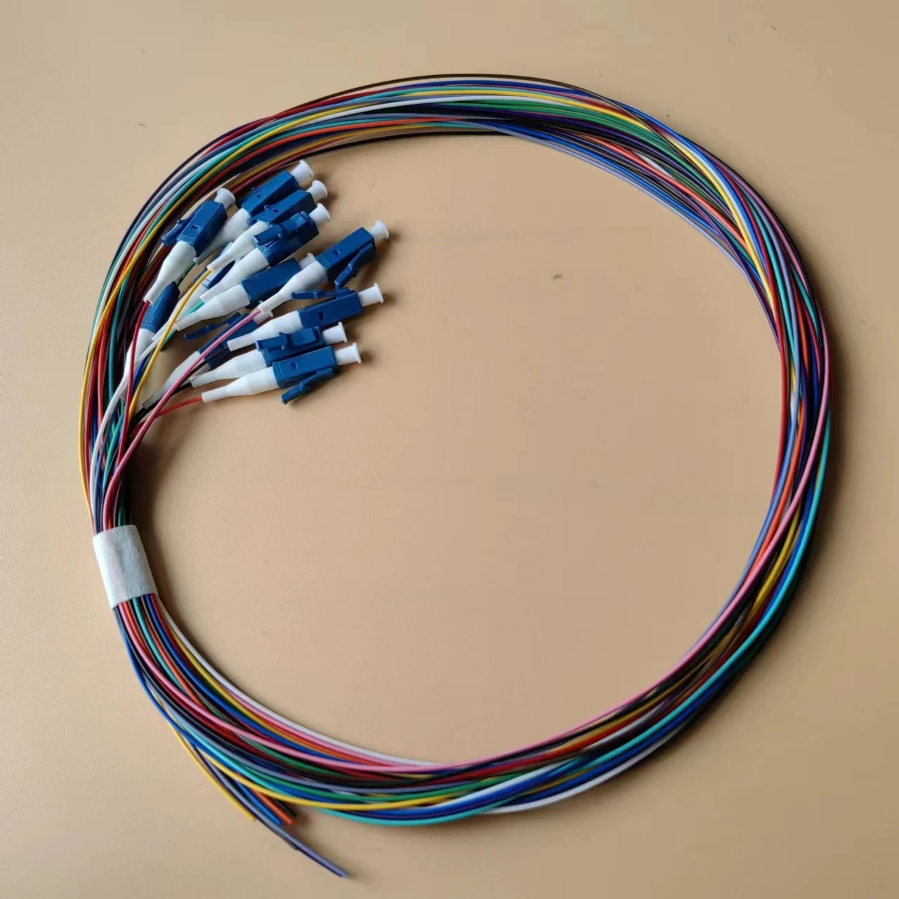 12 Colored LC UPC Single Mode Pigtail G652D 0.9mm Optic Fiber 1.5M Fiber optical pigtail