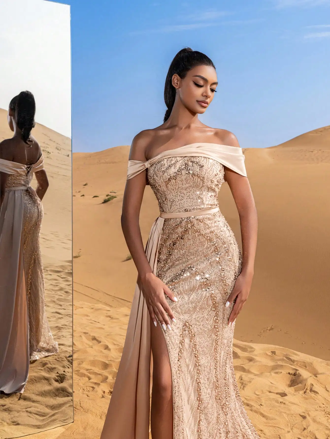 فساتين سهرة أنيقة مطرزة بدون أكتاف مع ثنيات جانبية...