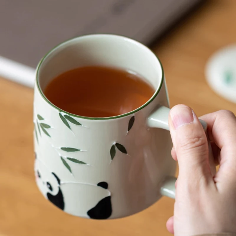Chinese Style Ceramic Hand drawn panda pattern Tea Mug Home Personal Office Creative With Cover Milk Water Coffee Cup 400ml, 1Pc