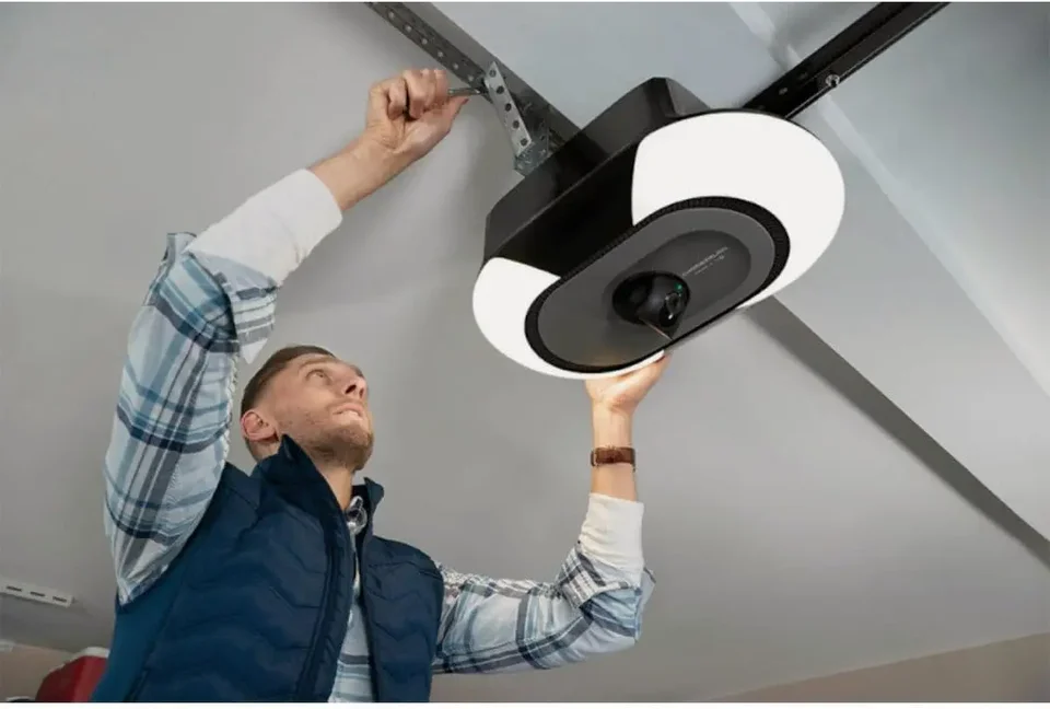 Chamberlain Smart Garage Door Opener with Video Streaming