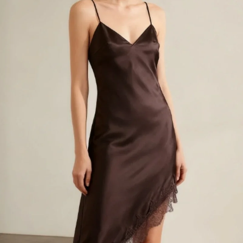Braunes Satin-Slip-Kleid für Damen, Spaghettiträger, V-Ausschnitt, asymmetrisches Midikleid mit Spitzenbesatz, 2025, weibliche Abendparty, modische Oberbekleidung – Detail 5