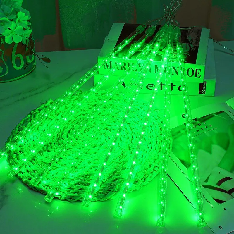 thumbnail image 1 of Guirnalda de luces LED para lluvia de meteoritos para exteriores, 30/50 cm, forma de gota de lluvia, para decoración navideña, fiestas y jardines, 1 of 5
