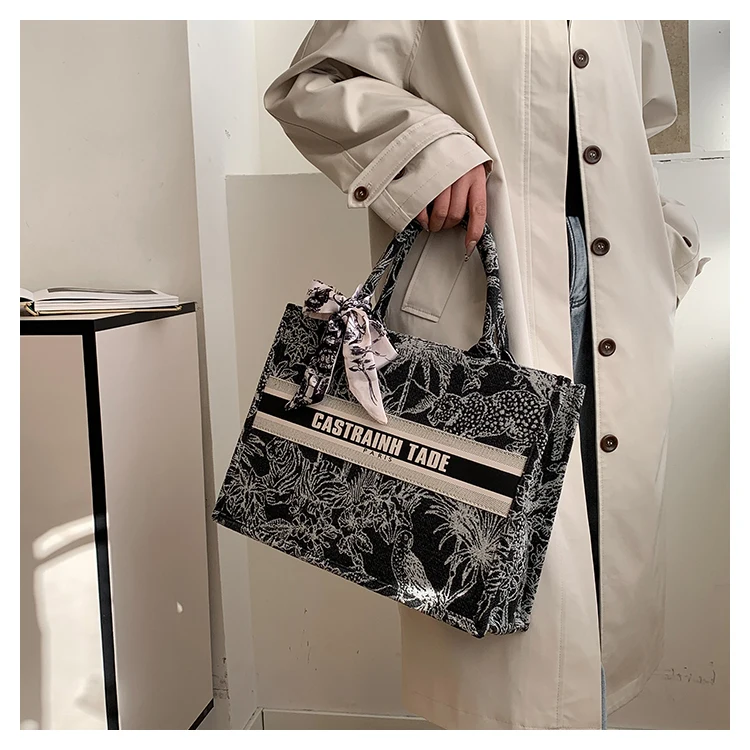 Carauana tote bag work and travel use