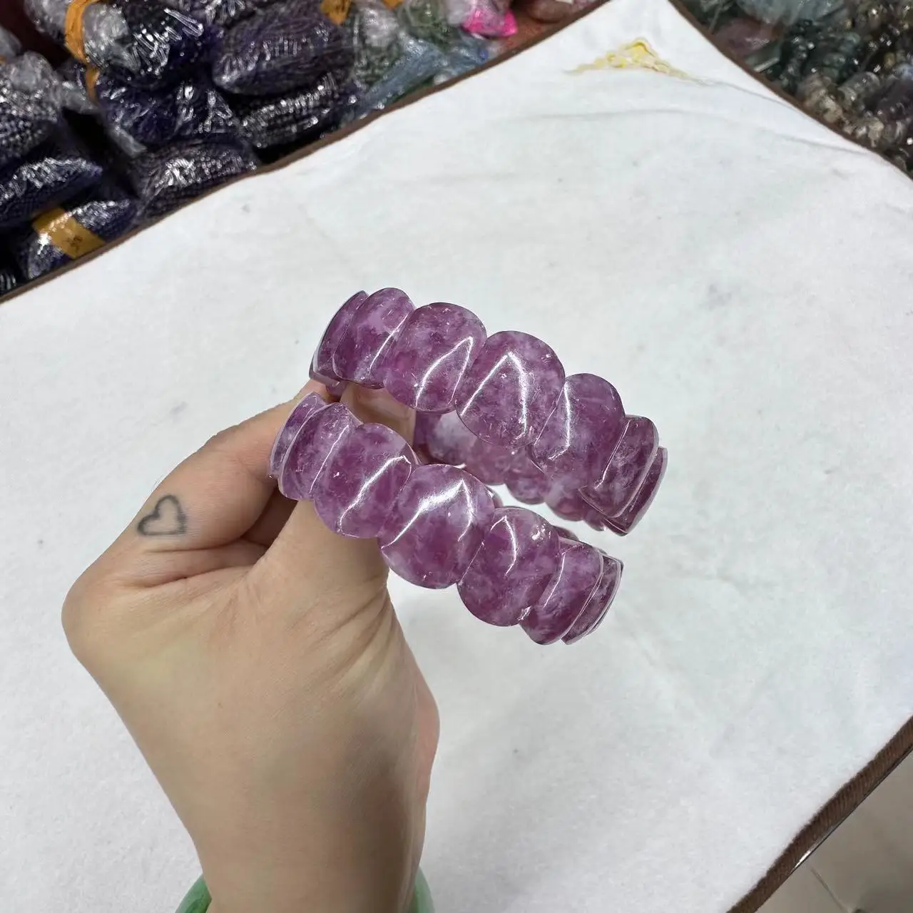 Natural Aaaa Rare Mixed Purple Lepidolite Monet Garden Bracciale Smooth Gem Stone Per Gioielli Che Fanno Regalo Di Design Per Le Donne